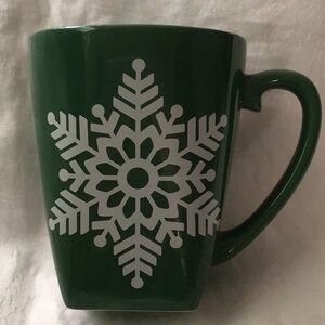 Bath and Body Works large green with white snowflake winter mug